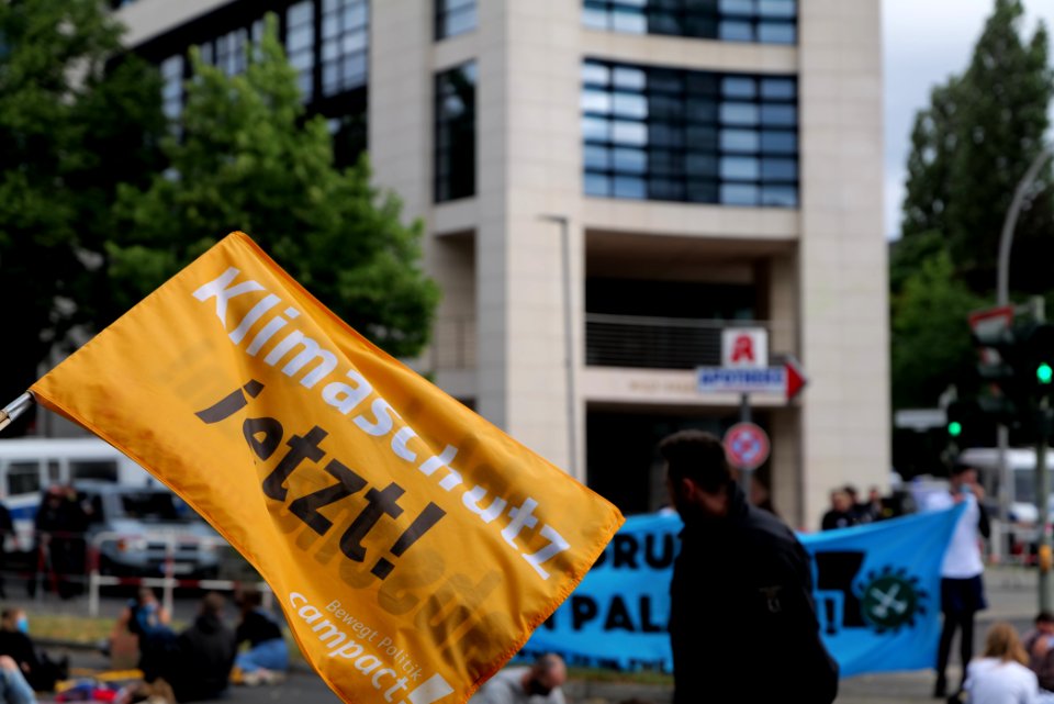 Protest at Willy-Brandt-Haus Berlin 2020-07-01 100