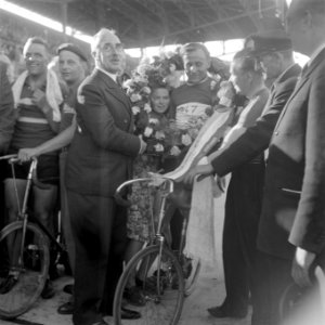Pronk in zijn kampioenstrui, Bestanddeelnr 902-2740