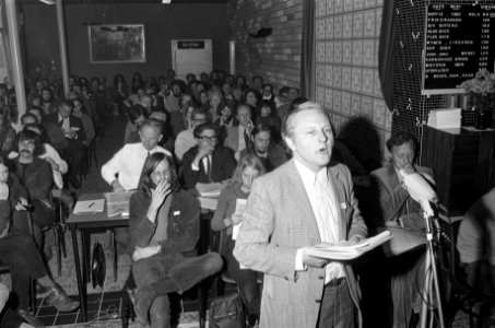 PSP Congres Groningen, Wim de Wolf (r) aan het woord, Bestanddeelnr 925-0698