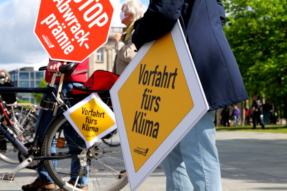 Protest at Autogipfel in Berlin 2020-05-05 70