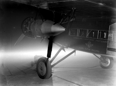 Propeller van het KLM postvliegtiuig Havik op Schiphol, Bestanddeelnr 189-0834