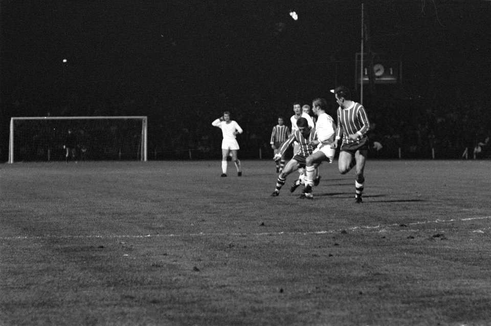 PSV tegen Rapid Wien 4-2., Bestanddeelnr 922-8349