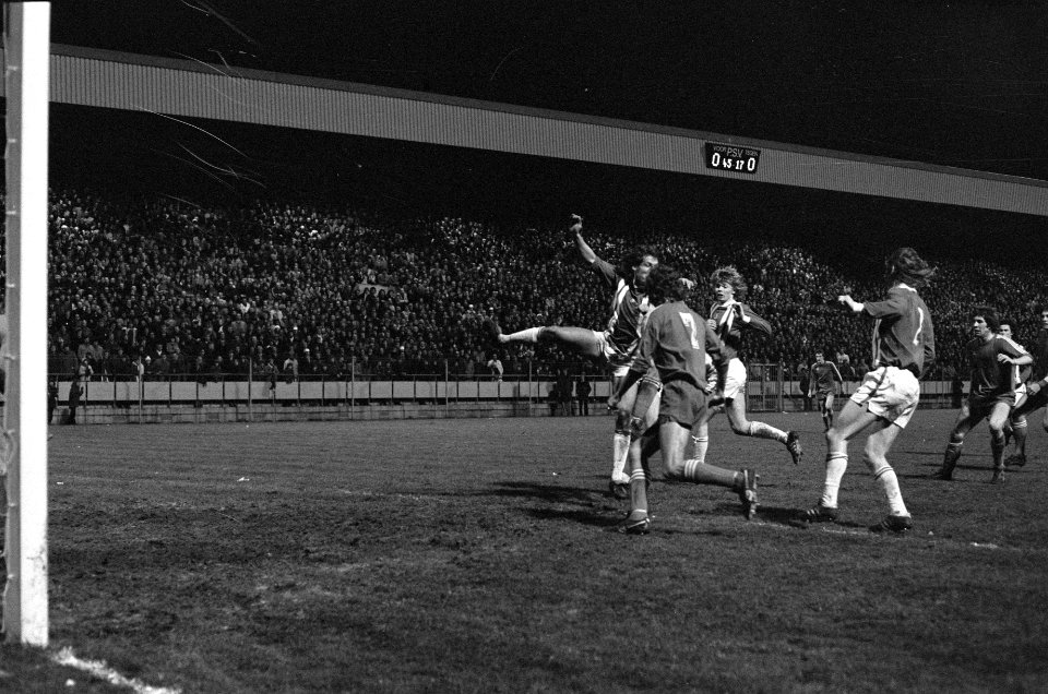 PSV tegen Sparta 1-0, Lubse scoort het enige PSV-doelpunt, Bestanddeelnr 927-7140