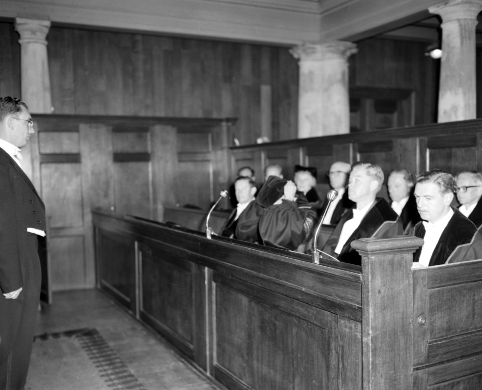 Promotie dr Van Poll , opdracht Zeeuwse Courant, Bestanddeelnr 916-9425