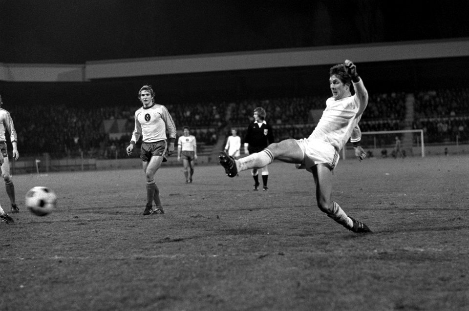 PSV tegen Eintracht Braunschweig (UEFA), Harry Lubse (PSV) scoort, Bestanddeelnr 929-4522