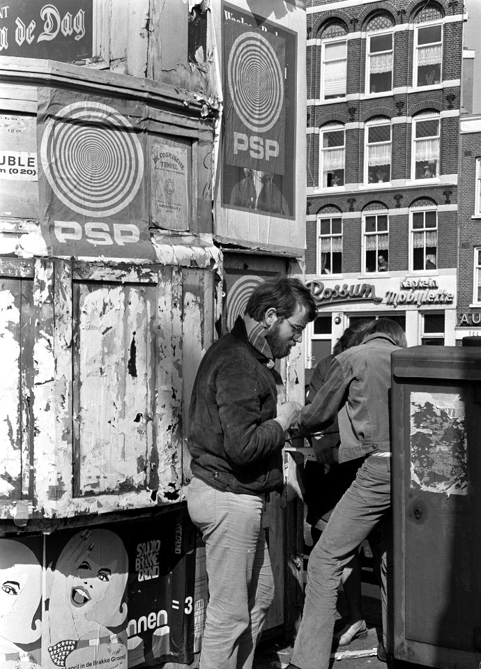 PSP-ers forceren deur van kiosk om te gebruiken als adviesbureau tijdens verkiez, Bestanddeelnr 923-5417