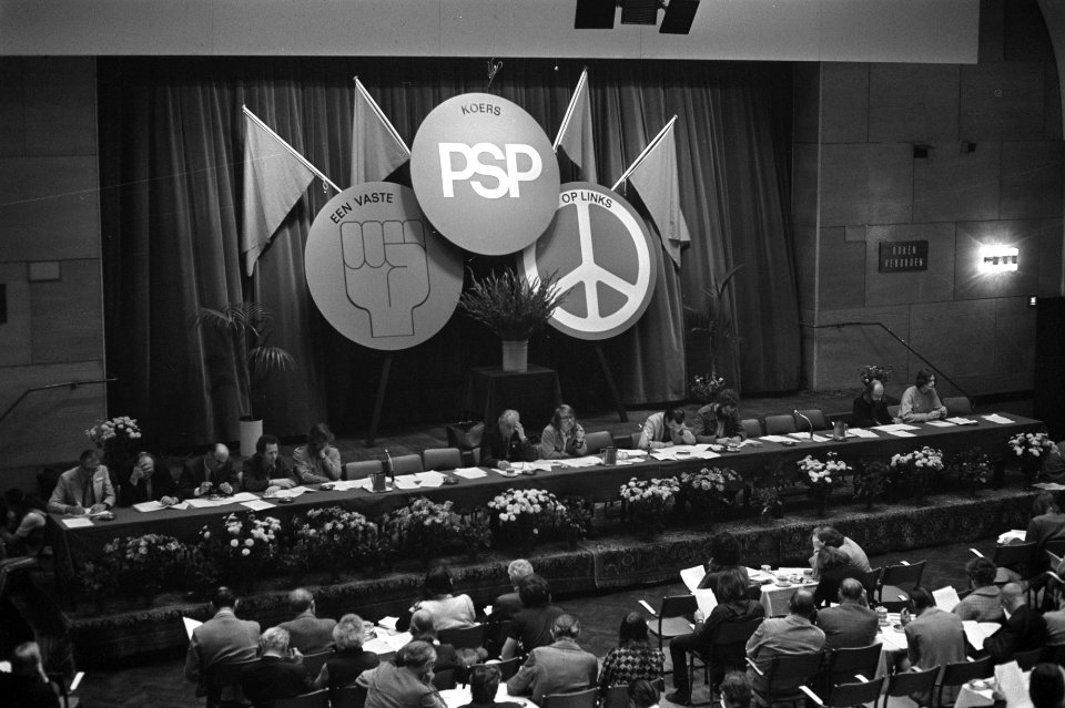 PSP-congres in Amsterdam, nummer 11 Van der Lek (rechts nummer 12, 13 en 14 over, Bestanddeelnr 925-8798