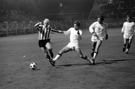 PSV tegen Excelsior links Ben Schmidt Hansen in aktie, Bestanddeelnr 923-8369