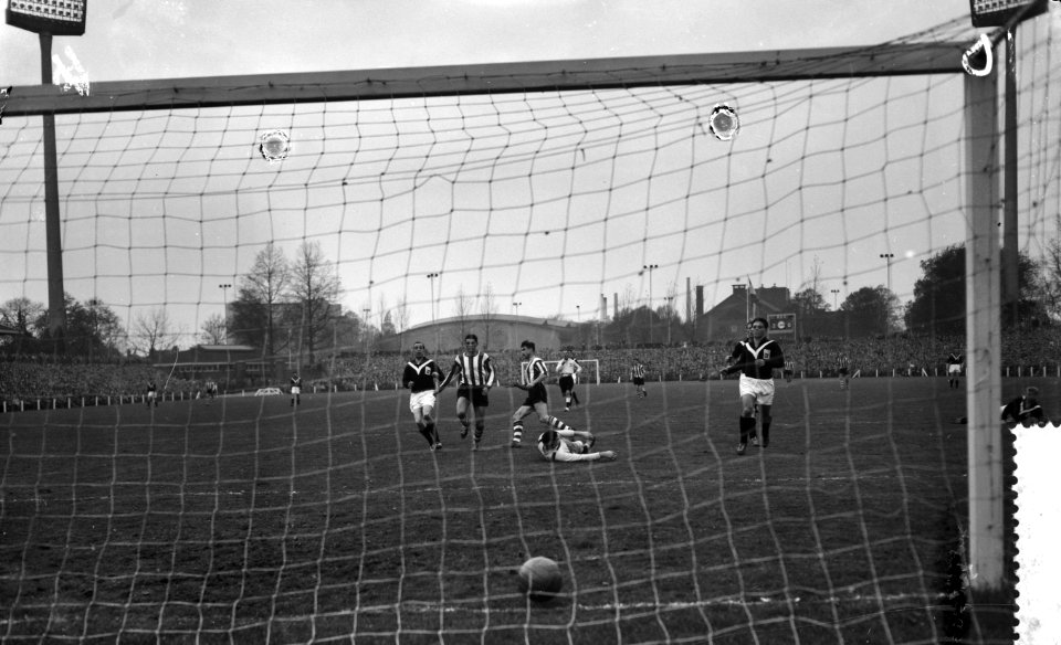 PSV tegen SC Enschede 5-0, Bestanddeelnr 910-7881