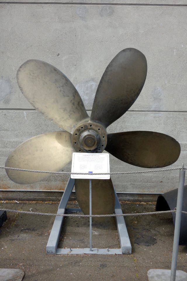 Propeller of USS Darter (SS-576), built in 1954, five blades, 2050 pounds, bronze - Fisherman's Wharf, San Francisco, CA - DSC03041