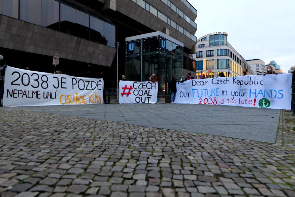 Protest on Czech Republic coal commission in front of embassy in Berlin 2020-11-30 21