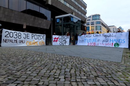 Protest on Czech Republic coal commission in front of embassy in Berlin 2020-11-30 21