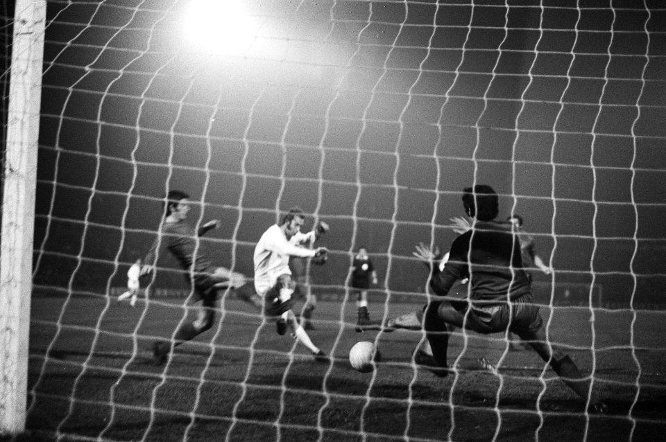 PSV tegen Real Madrid 2-0, doelpunt van Hoekema (2-0), Bestanddeelnr 925-1043
