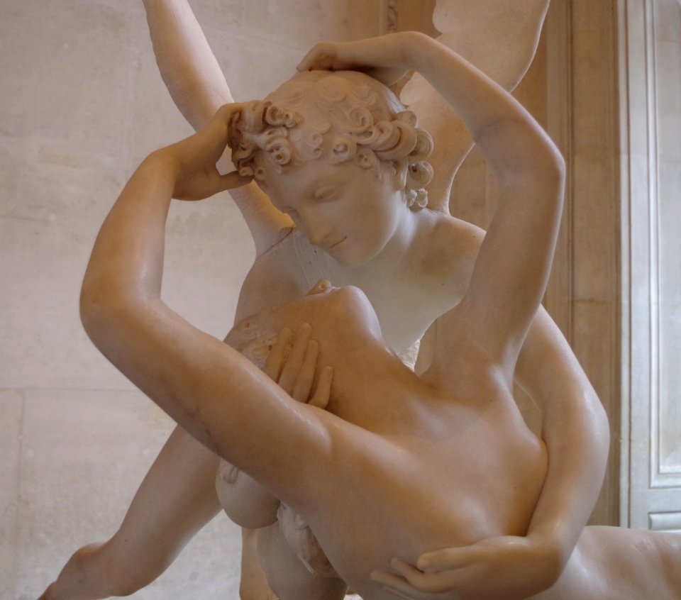 Psyché ranimée par le baiser de l'Amour - close up