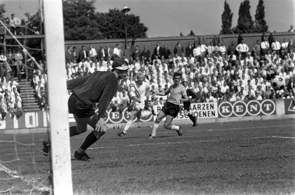 PSV tegen Sparta 1-0, te Tilburg, Bestanddeelnr 922-4993