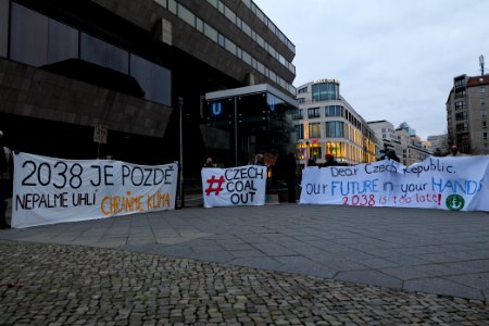 Protest on Czech Republic coal commission in front of embassy in Berlin 2020-11-30 06