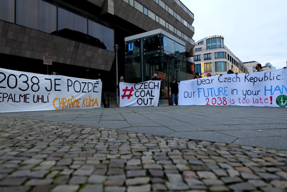 Protest on Czech Republic coal commission in front of embassy in Berlin 2020-11-30 19