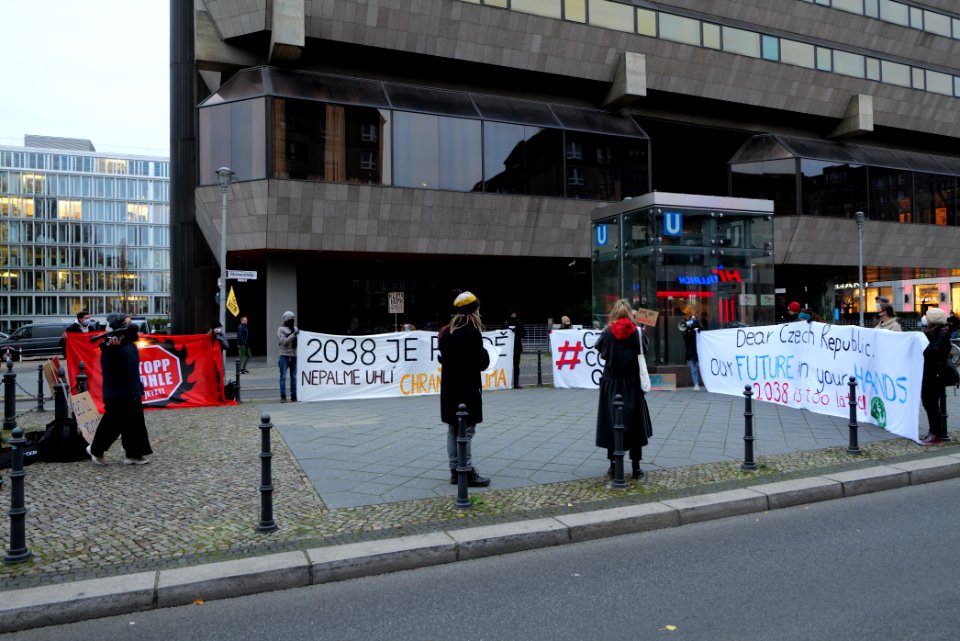 Protest on Czech Republic coal commission in front of embassy in Berlin 2020-11-30 15