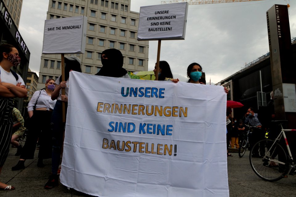 Protest for the Sinti and Roma memorial Berlin 2020-06-13 17
