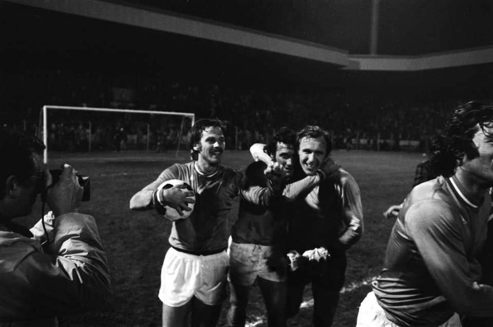 PSV tegen St. Etienne halve finale Europa Cup I, Speler St Etienne vieren feest , Bestanddeelnr 928-5256