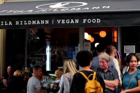 Protest in support of the Attila Hildmann restaurant 2020-08-28 07