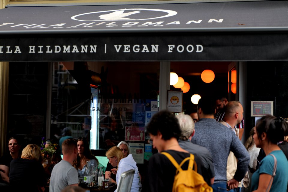 Protest in support of the Attila Hildmann restaurant 2020-08-28 06