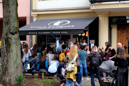 Protest in support of the Attila Hildmann restaurant 2020-08-28 05
