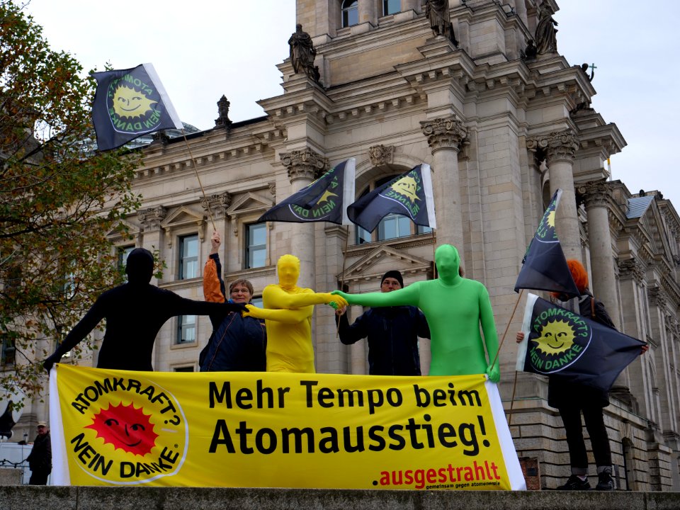 Protest for a nuclear power phase-out at "Jamaika Sondierungsgespräche" 03