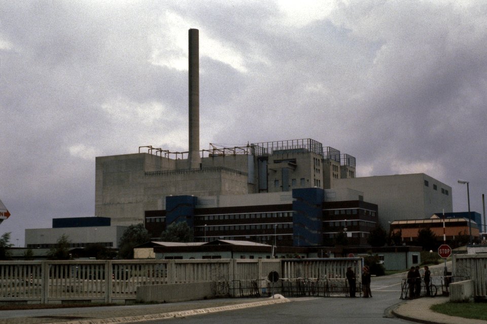 Protest bij snelle kweekreactor Kalkar ( West Duitsland ) de snelle kweekreactor, Bestanddeelnr 253-8572