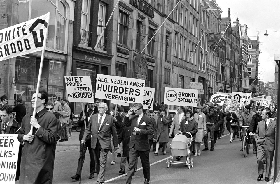 Protestmars door hoofdstad vanwege woningnood, Bestanddeelnr 919-1193