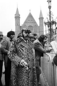 Protest van zigeuners op het Binnenhof Den Haag tegen het politie-optreden op he, Bestanddeelnr 931-2134