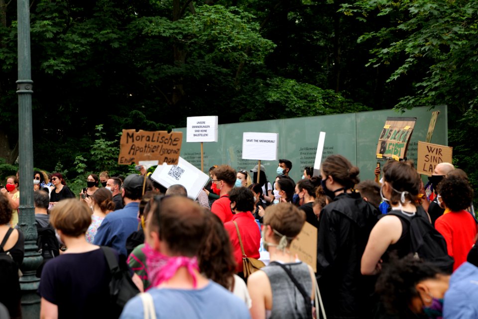 Protest for the Sinti and Roma memorial Berlin 2020-06-13 09