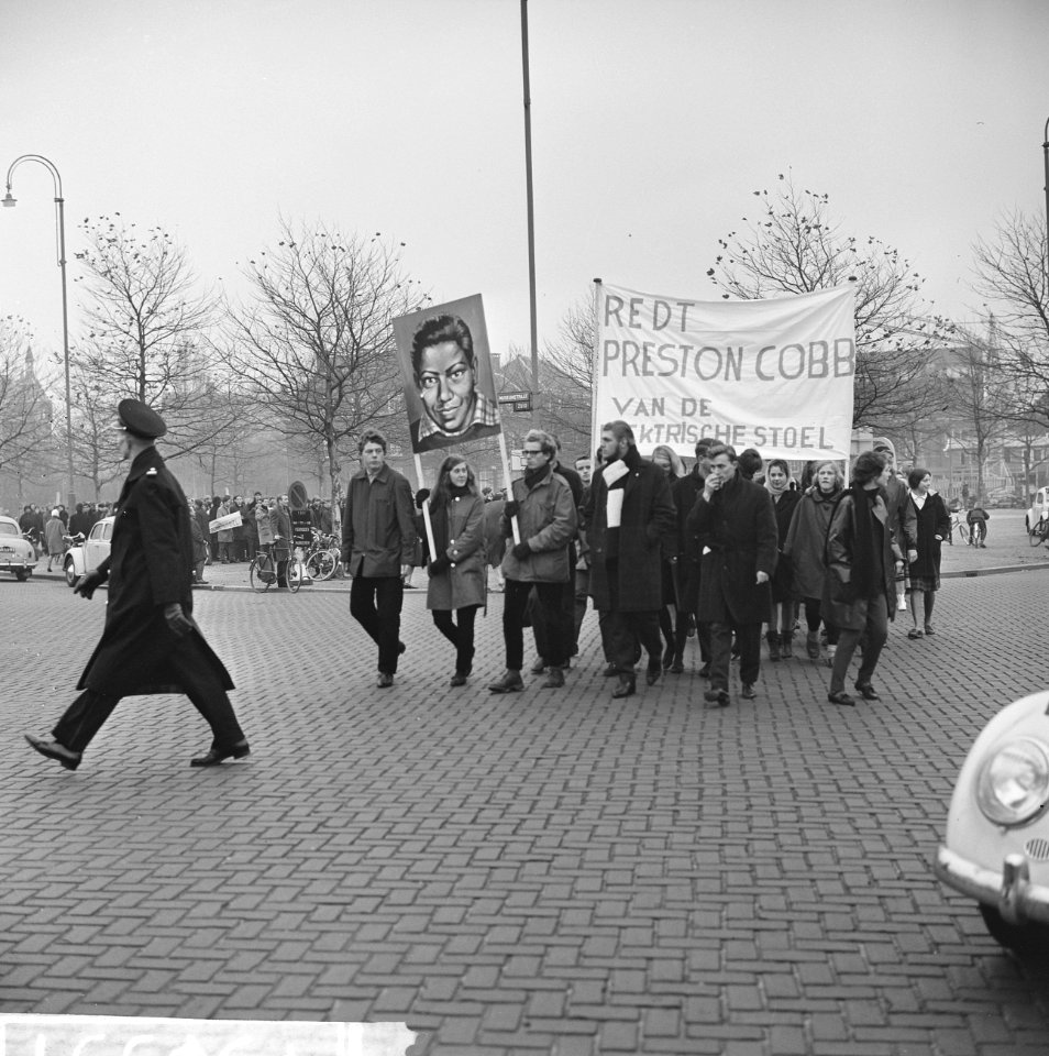 Protestmars tegen terechtstelling Preston Cobb in Amsterdam, Bestanddeelnr 915-7997