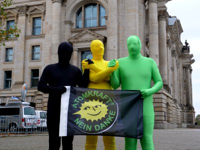 Protest for a nuclear power phase-out at "Jamaika Sondierungsgespräche" 01
