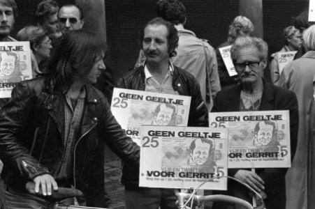 Protest van woonlastenoverleg NL tegen de invoering van de f. 25,-- heffing voor, Bestanddeelnr 933-0775