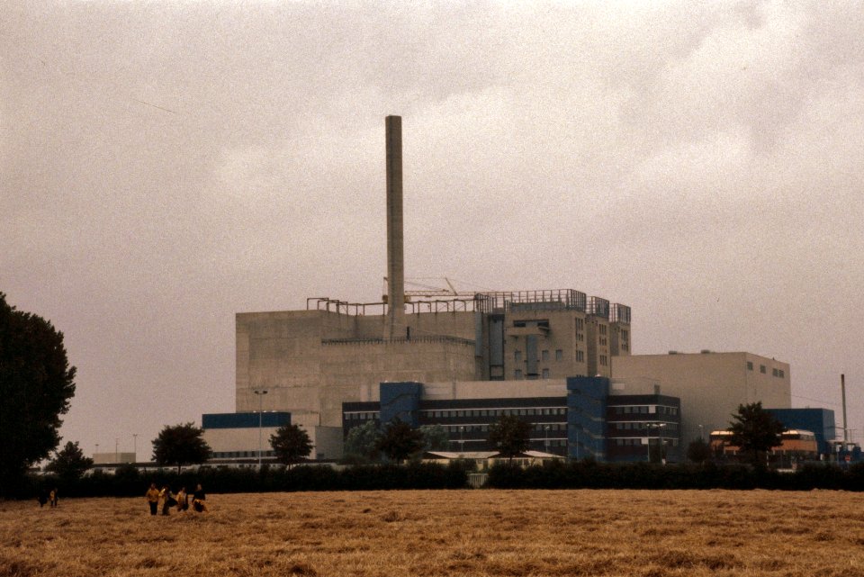 Protest bij snelle kweekreactor Kalkar ( West Duitsland ) de snelle kweekreactor, Bestanddeelnr 253-8574
