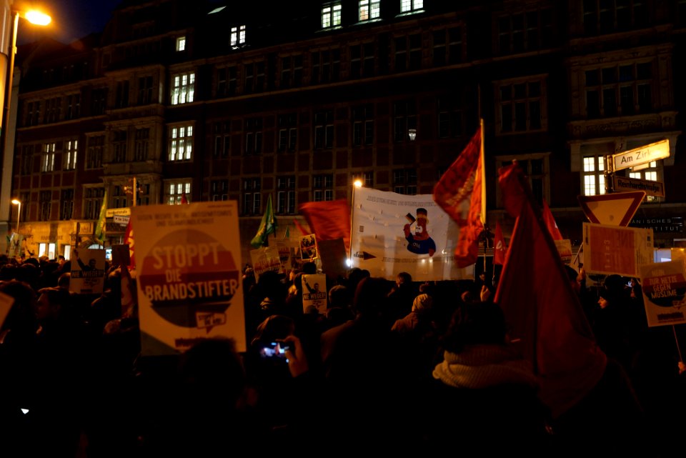 Protest in front of FDP headquarter after Thuringia prime minister election 2020-02-05 09