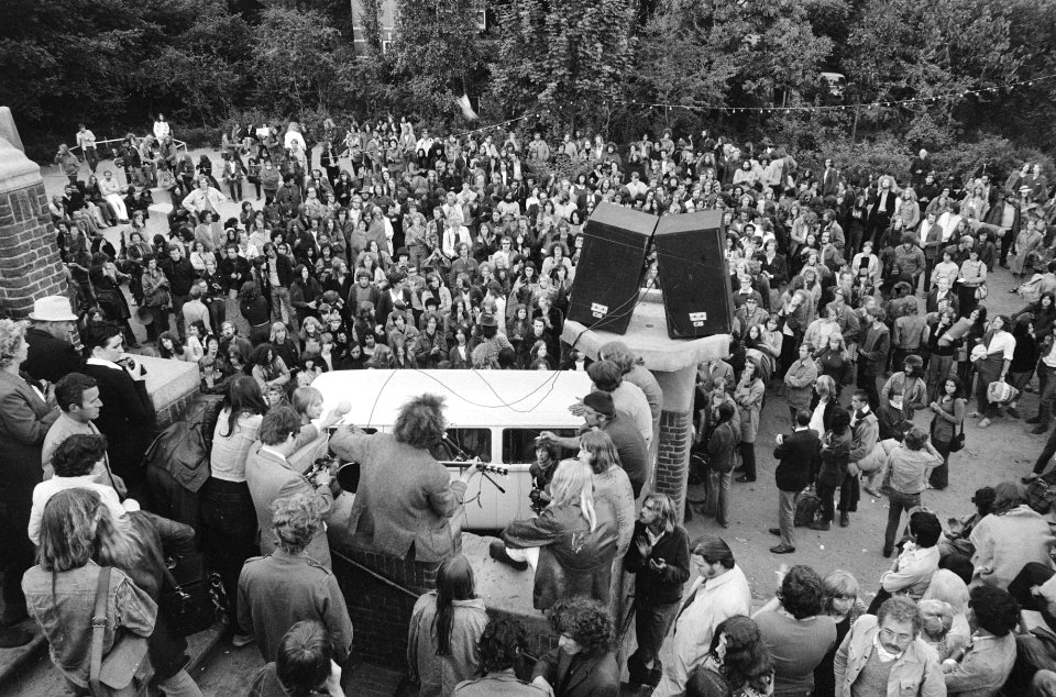 Protestconcert in Vondelpark tegen politiebeleid jeugdige straatmuzikanten Ams, Bestanddeelnr 924-7363