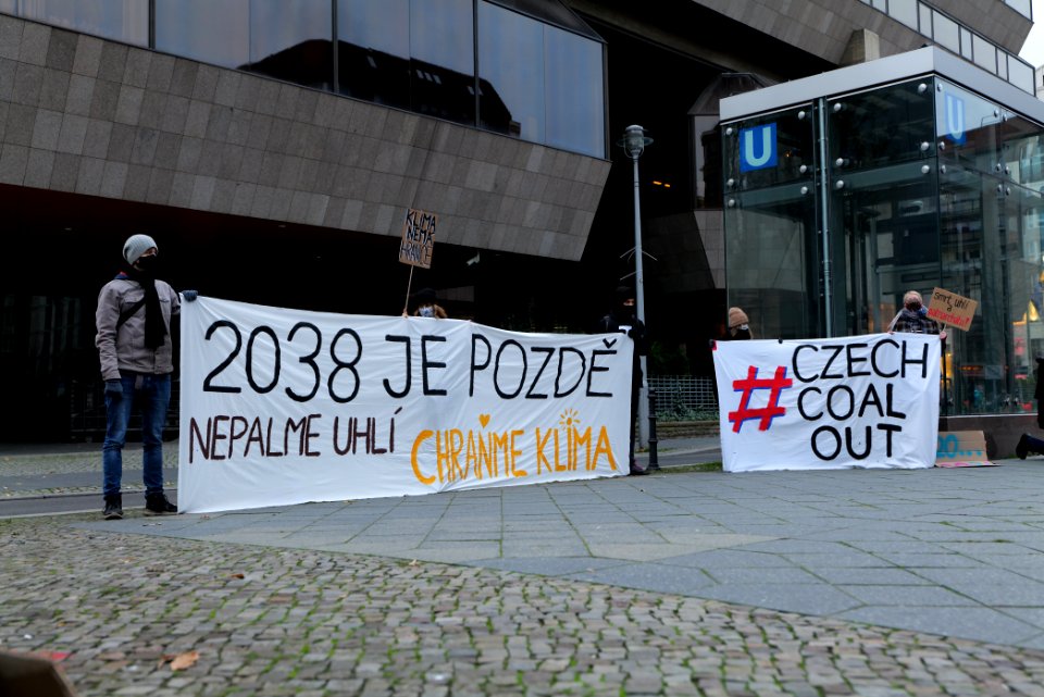 Protest on Czech Republic coal commission in front of embassy in Berlin 2020-11-30 09