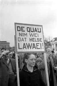 Protestdemonstratie tegen uitbreiding basis Leeuwarden ook de jeugd liep mee, Bestanddeelnr 911-7457