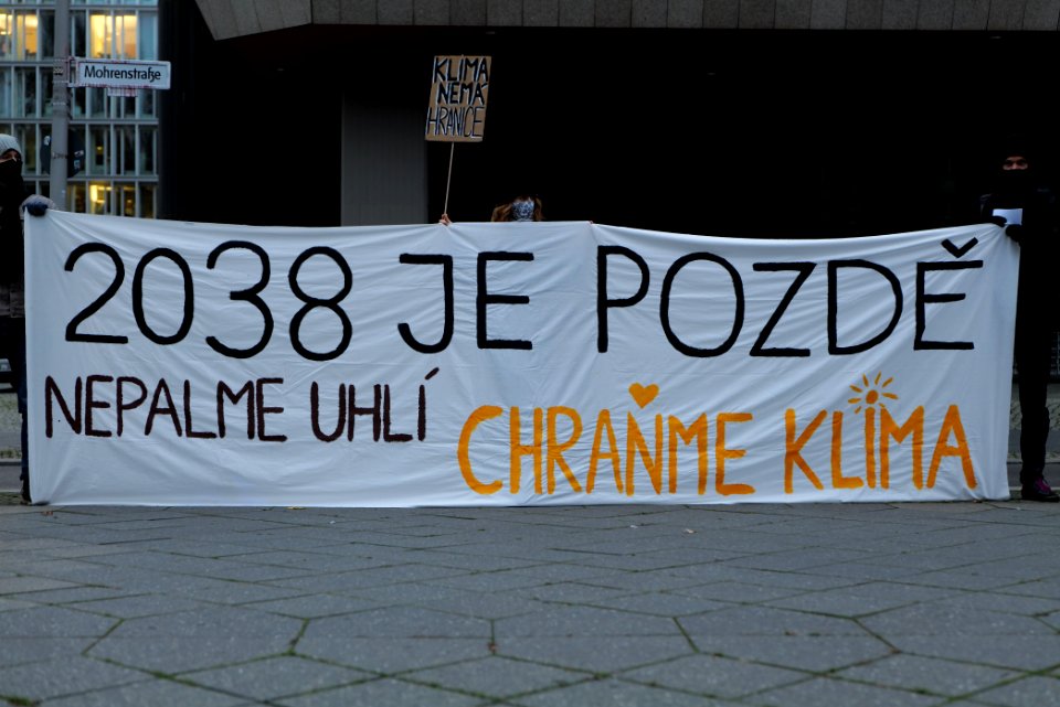 Protest on Czech Republic coal commission in front of embassy in Berlin 2020-11-30 12
