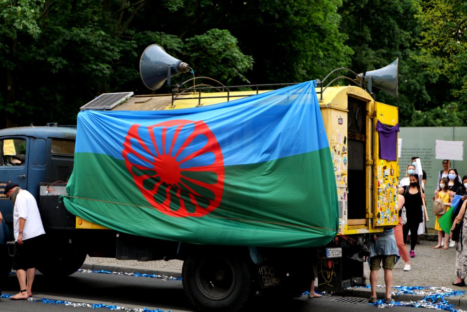 Protest for the Sinti and Roma memorial Berlin 2020-06-13 12