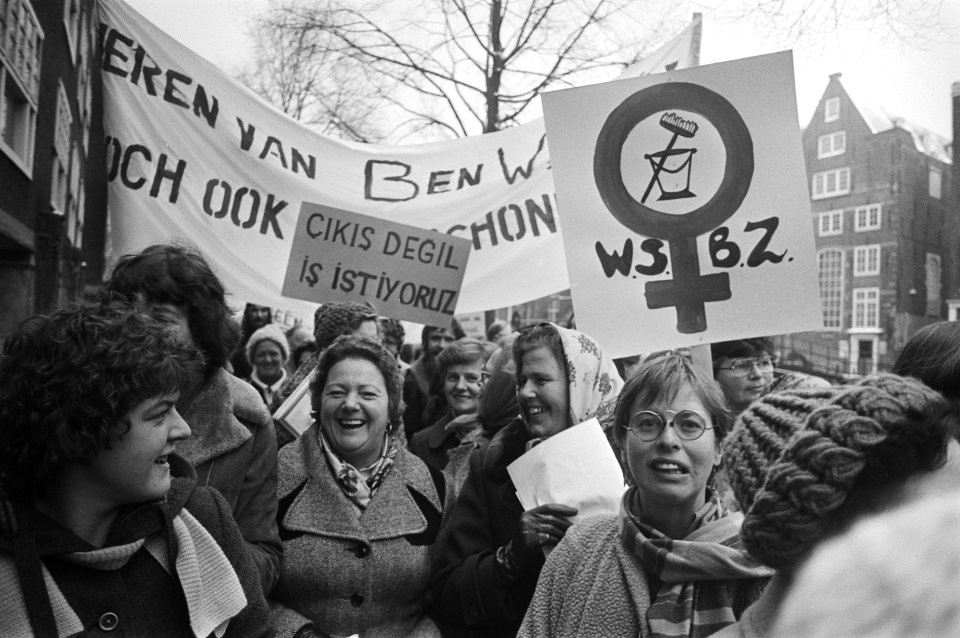 Protest gemeenteschoonmaaksters in Amsterdam demonstrere schoonmaaksters bij st, Bestanddeelnr 929-4738