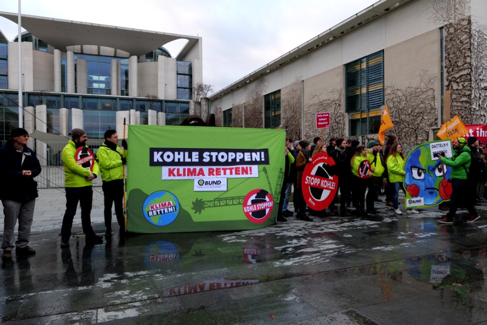 Protest during German government decision about the coal power usage at the chancellery 2020-01-29 12