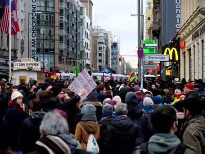 Protests against the „Marsch der Frauen“ 14