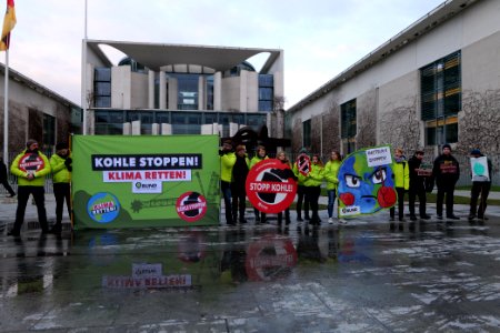 Protest during German government decision about the coal power usage at the chancellery 2020-01-29 06
