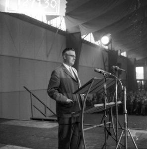 Protestbijeenkomst belastingambtenaren. Heer J. J. Loerakker, Bestanddeelnr 912-7130