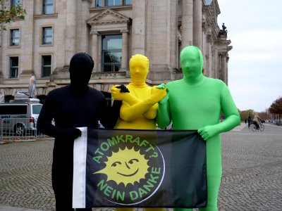 Protest for a nuclear power phase-out at "Jamaika Sondierungsgespräche" 02