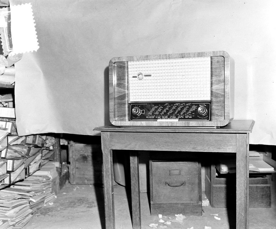 Radiotoestel opdracht fa. Nap Gelderse Kade , Amsterdam, Bestanddeelnr 906-4904