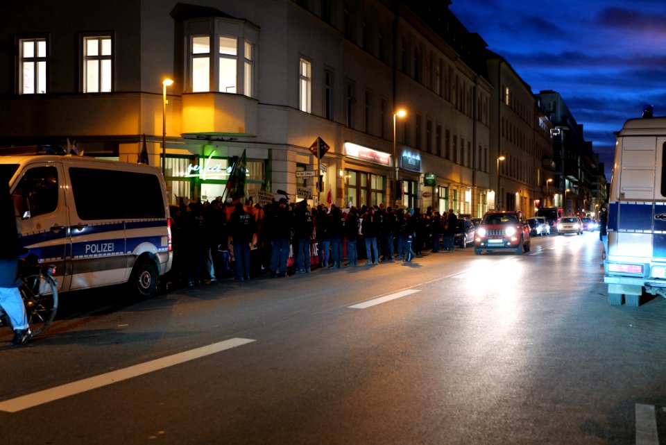 Protest in front of FDP headquarter after Thuringia prime minister election 2020-02-05 01